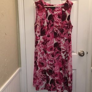 Sleeveless dress
